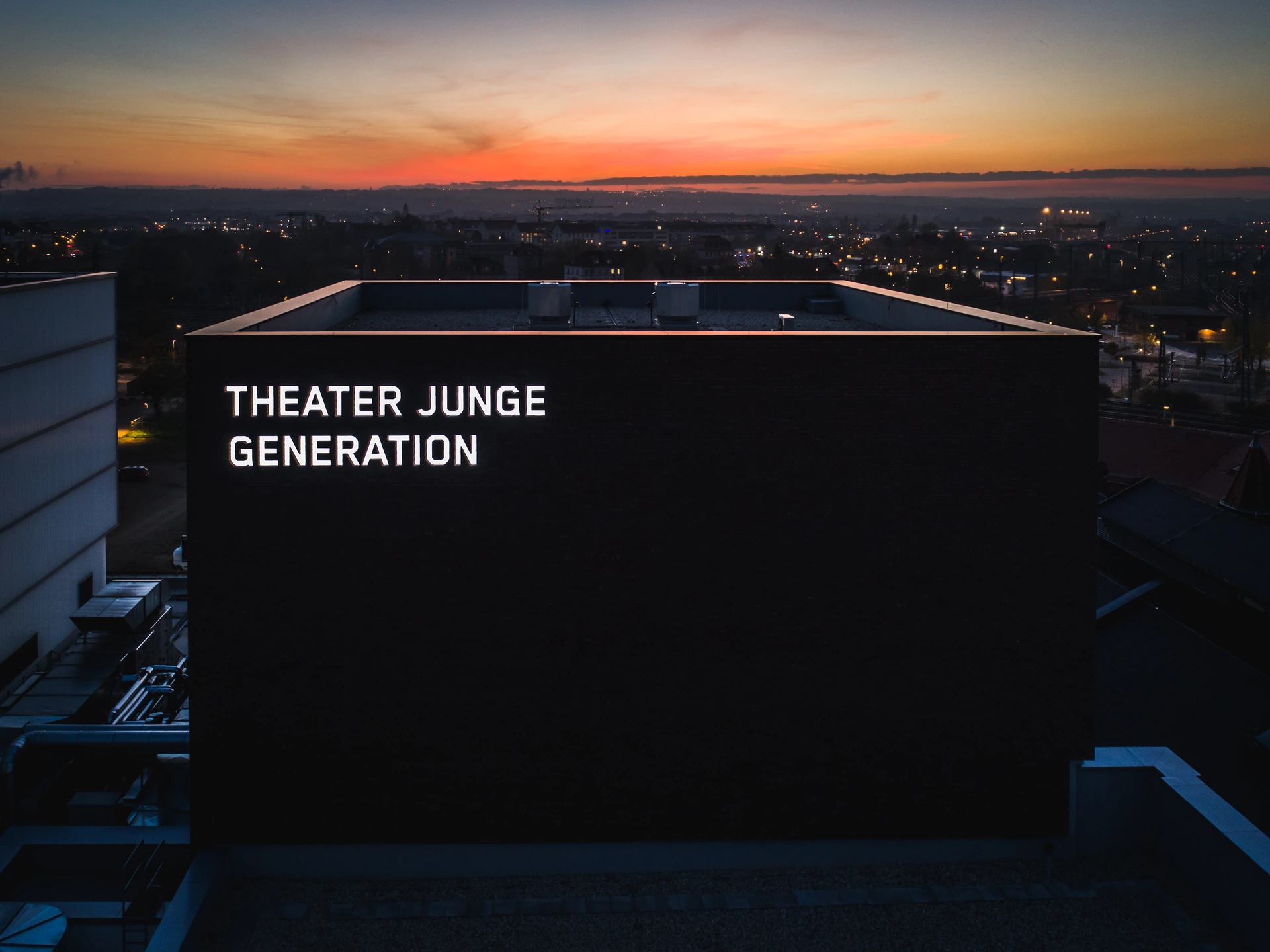 tjg. theater junge generation